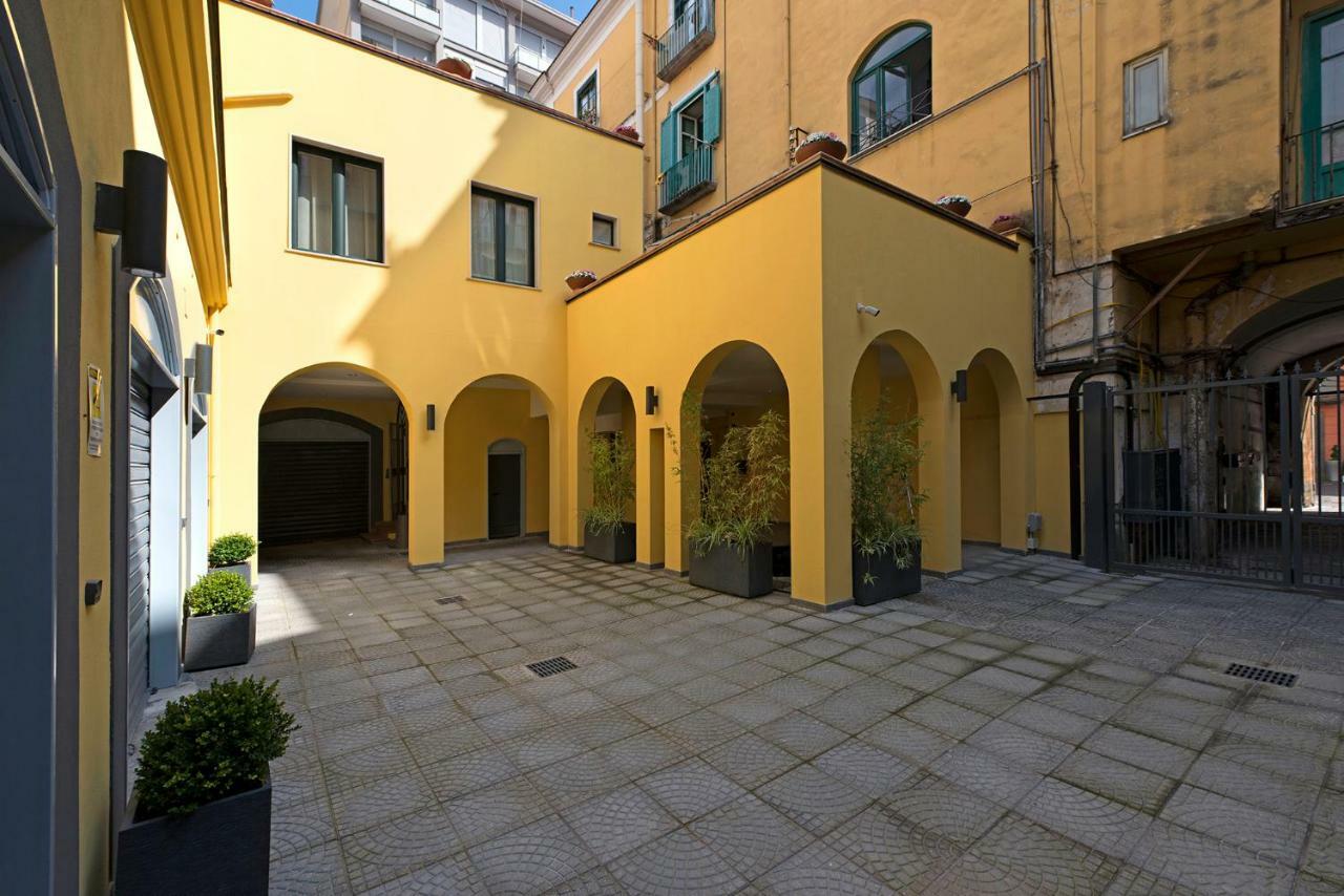 شقة Le Terrazze Sul Cortile ساليرنو المظهر الخارجي الصورة